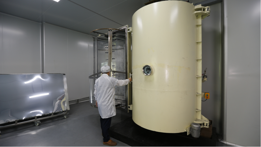 Dongguan Medi Plastic Mirror Co., Ltd. manufacturer production line