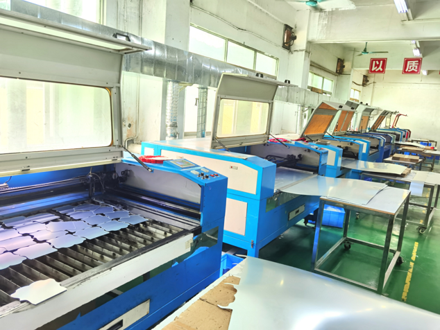 Dongguan Medi Plastic Mirror Co., Ltd. manufacturer production line